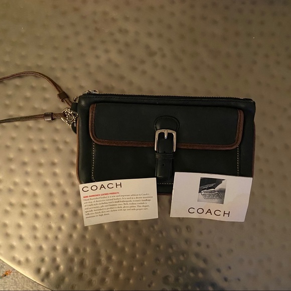 Coach leather wristlet - Picture 6 of 6